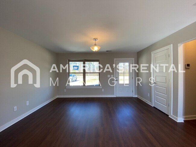 Building Photo - MOVE IN SPECIAL!!! - Wonderful Home for Rent in Talladega, AL... Available to View Now!!! - Sign ...