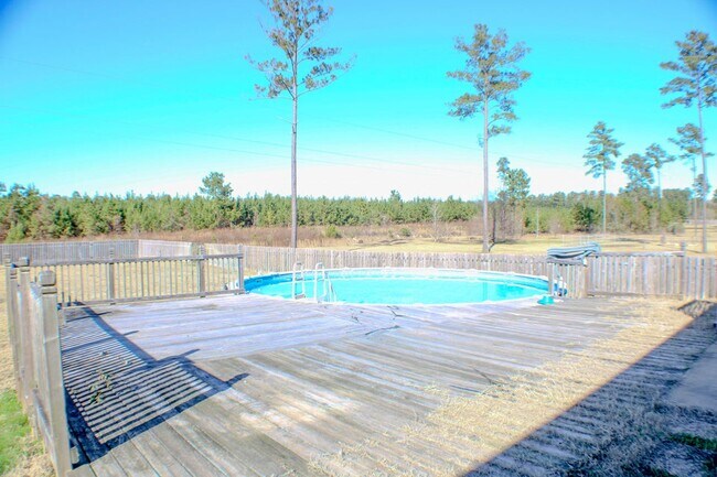 Building Photo - 162 James Dr