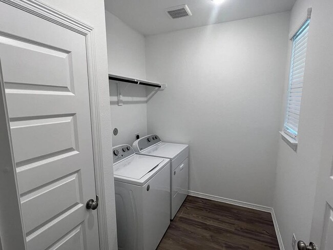 Building Photo - 5938 First Blush Dr