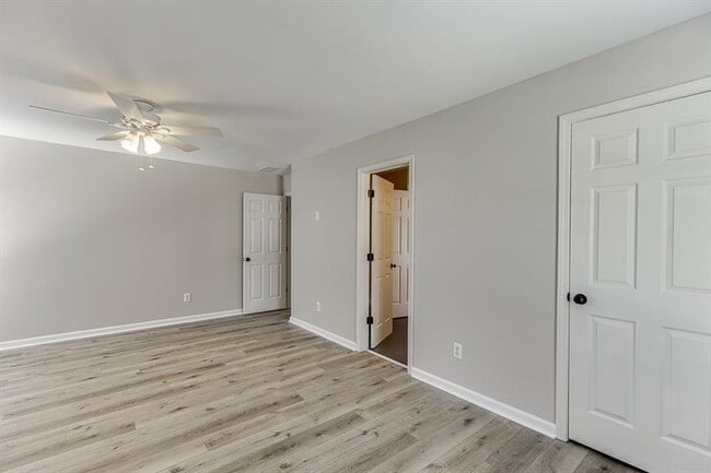 Building Photo - 1795 Lake Heights Cir