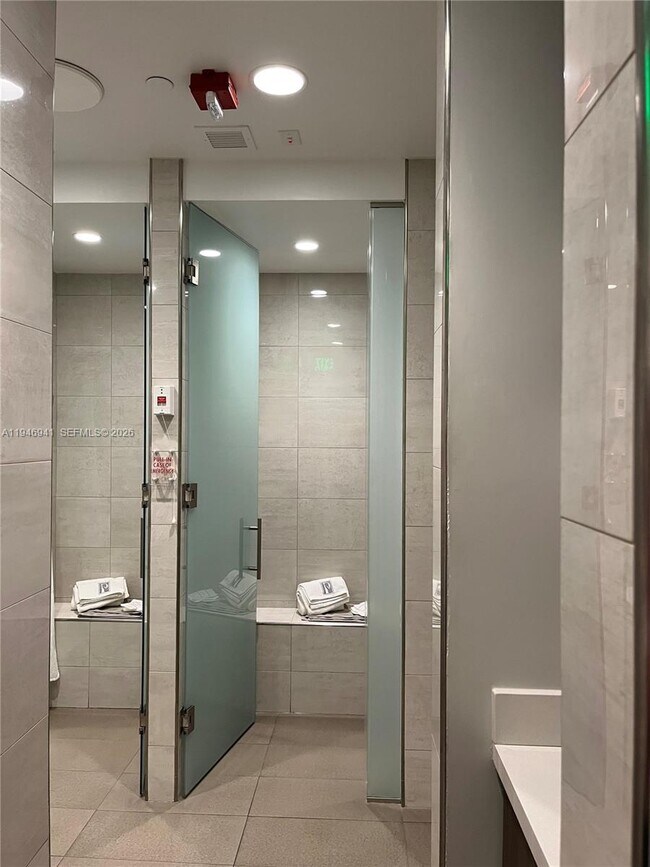 Building Photo - 21205 NE 37th Ave