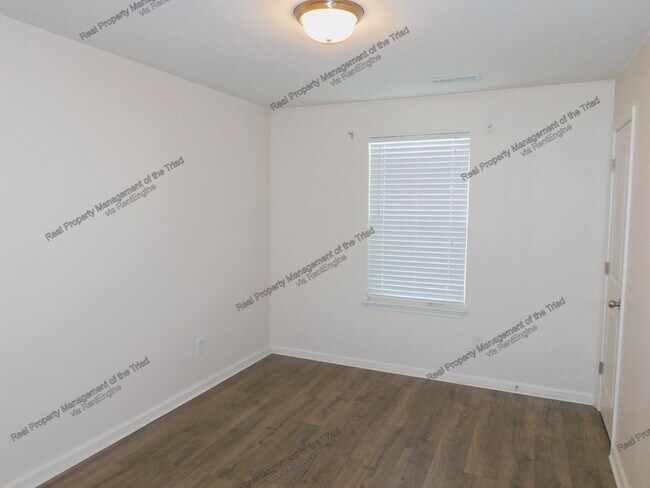 Building Photo - 2627 Leighswood Dr
