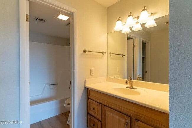 Building Photo - 4150 E Cactus Rd