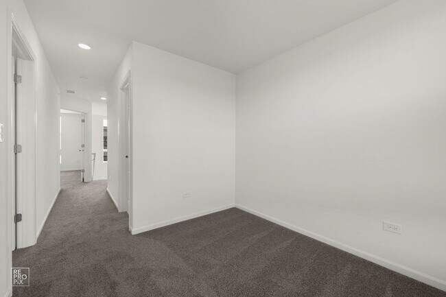 Building Photo - 2246 Venture Dr