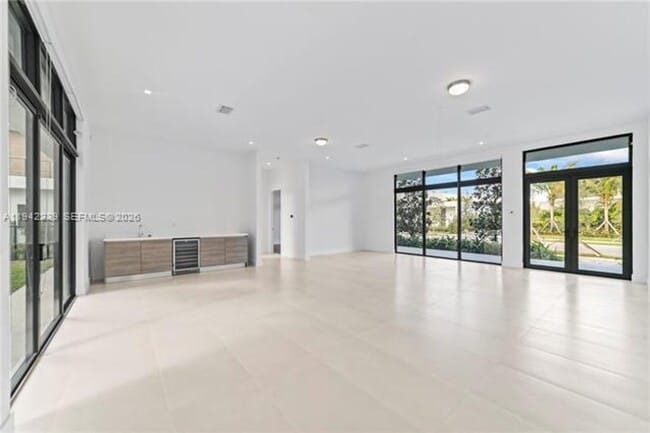 Building Photo - 16680 Botaniko Dr N