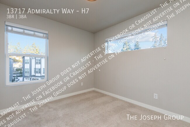 Building Photo - 13717 Admiralty Way