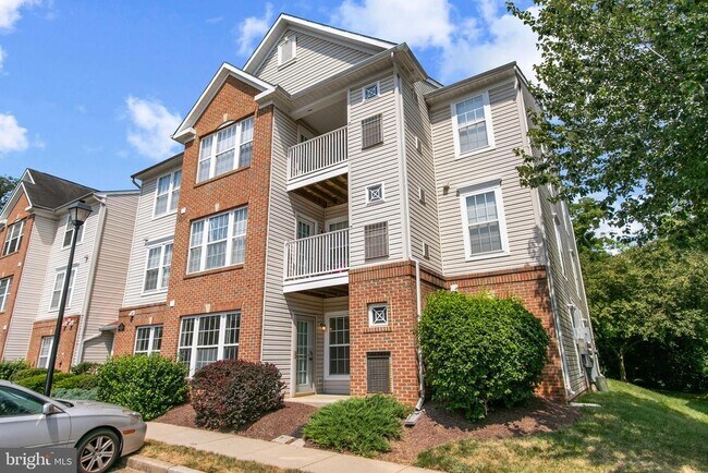 Building Photo - 502 Bradley Ct