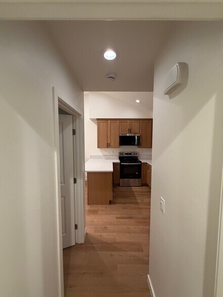 Building Photo - 5579 Brunswick Ave