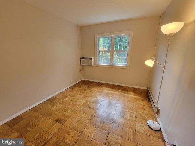 Building Photo - 3472 Gunston Rd