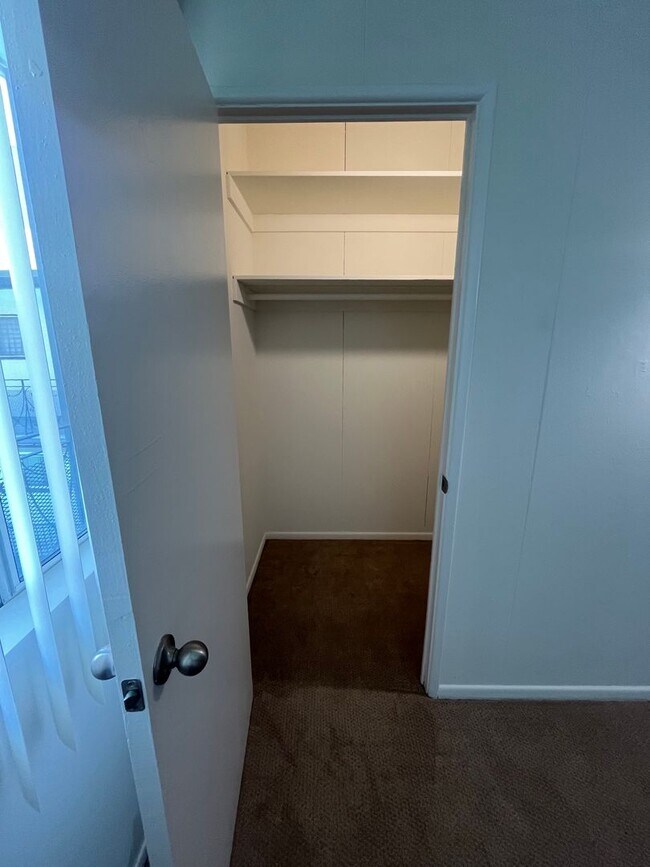 Interior Photo - 225 S. Occidental Blvd (UDA13)