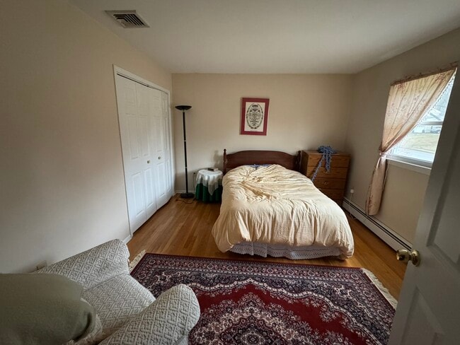 Building Photo - 5 Glenn Dr