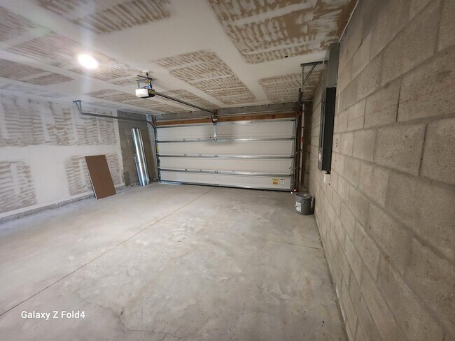 Building Photo - 3424 E Gator Cir