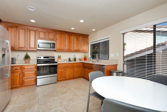 Building Photo - 2559 Caminito Muirfield