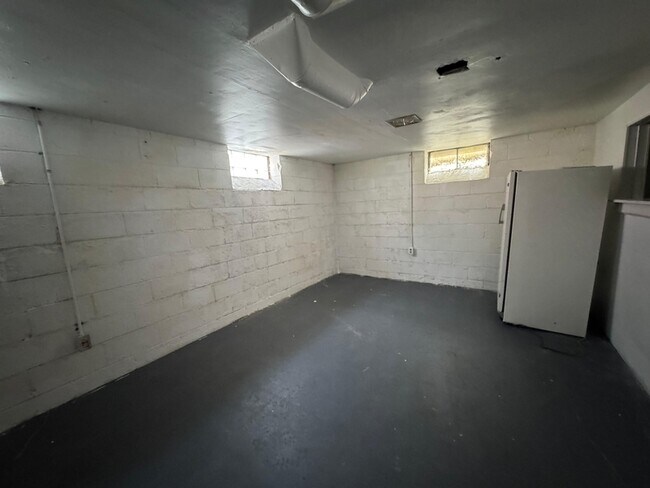 Building Photo - 14615 Stephens Rd