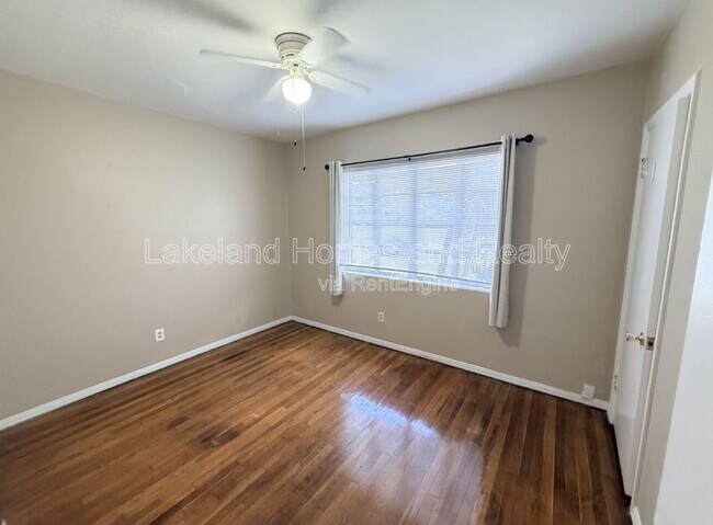 Building Photo - 3115 Buckingham Ave