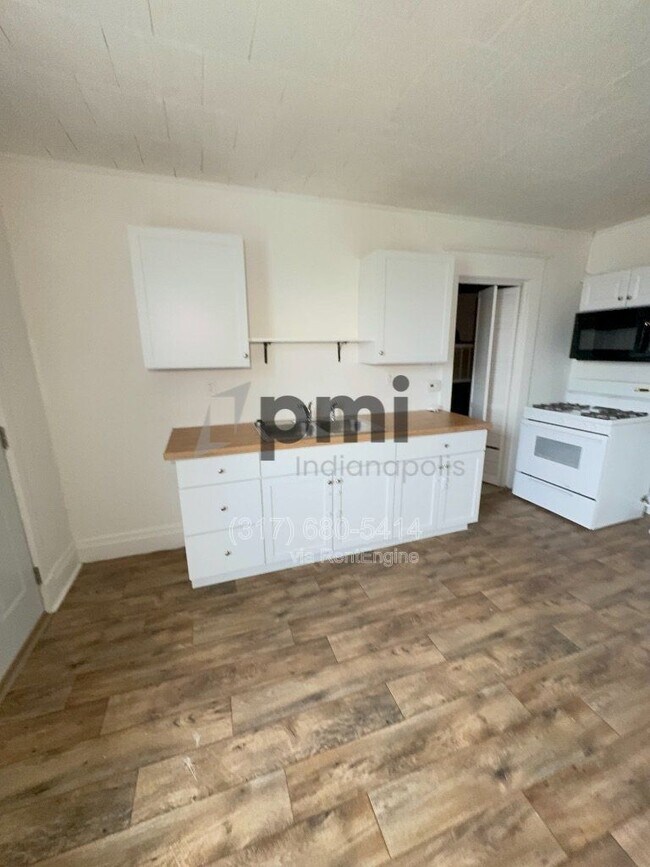 Building Photo - 955 S 22nd St