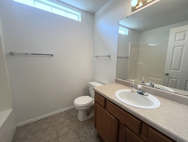 Building Photo - Leasing