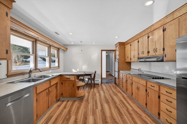 Building Photo - 9 Harbor View S