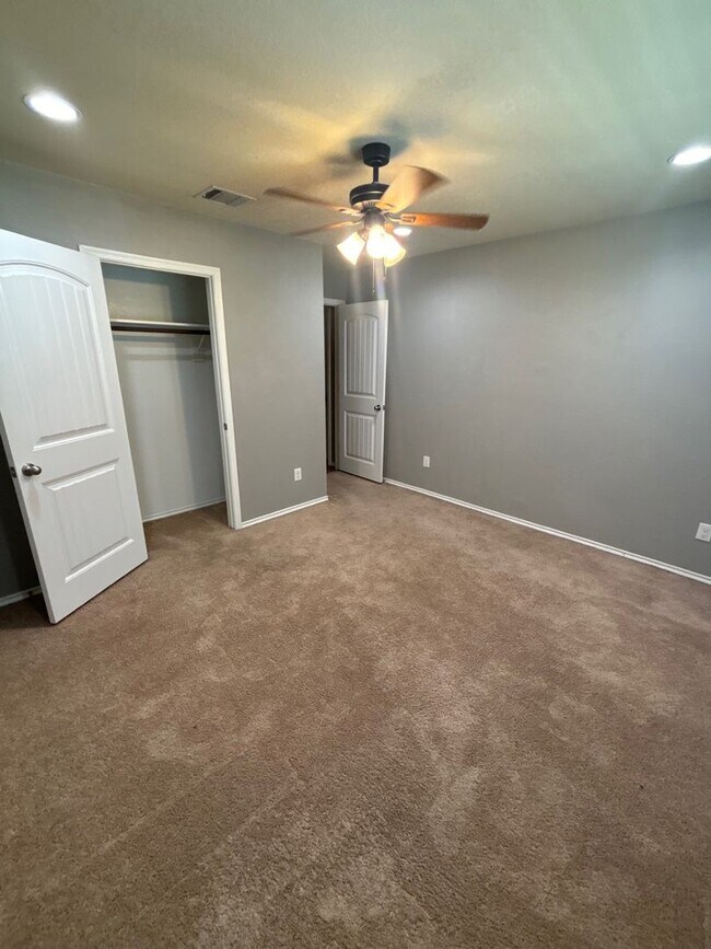 Building Photo - PERFECT HOME IN PRINCETON!