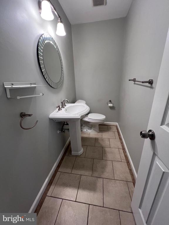 Building Photo - 8801 Strause Ct