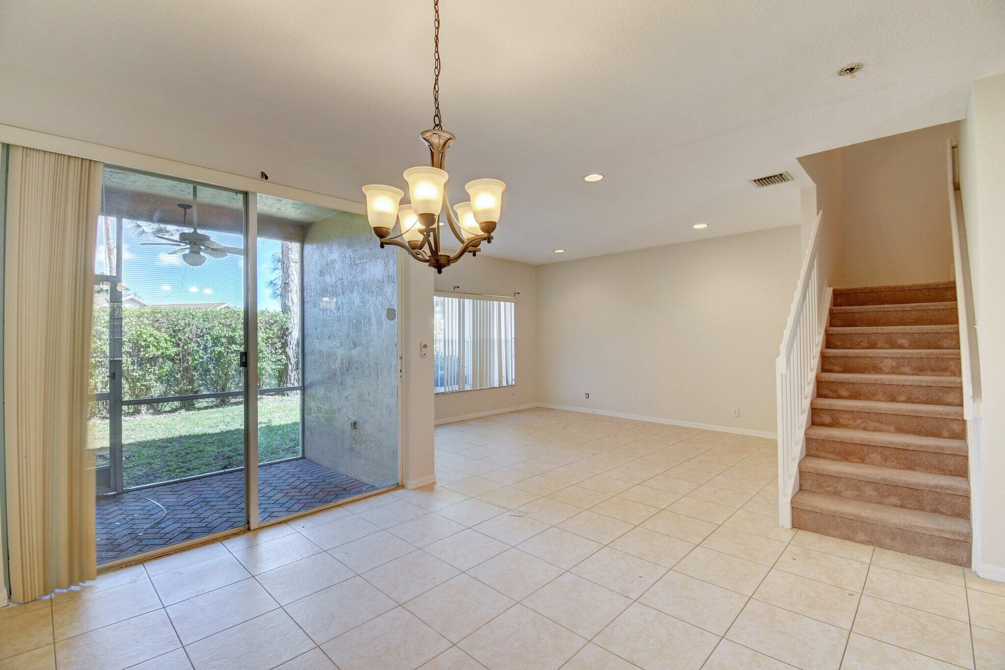 Building Photo - 6414 Park Lake Cir