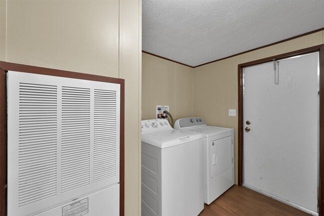 Building Photo - 25414 T K C Rd