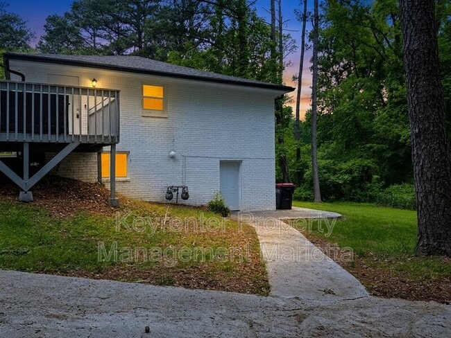 Building Photo - 1138 Gerald Pl SW