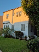 Building Photo - 861 N Alexandria Ave