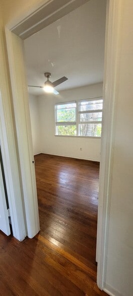 Building Photo - 4313 Mentone St