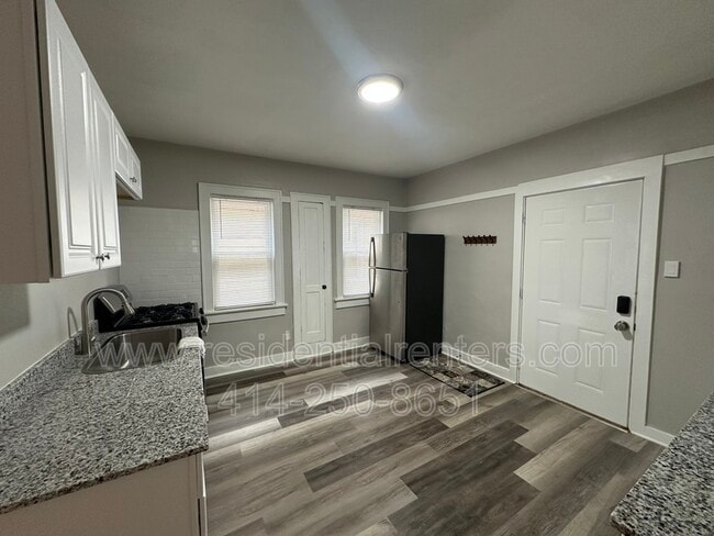 Building Photo - 2461 N 45th St