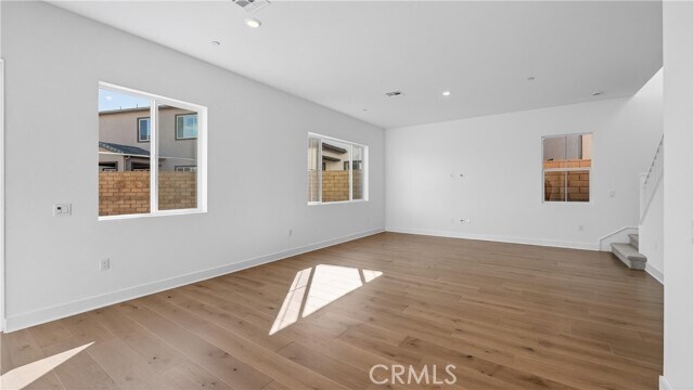 Building Photo - 107 Pansy