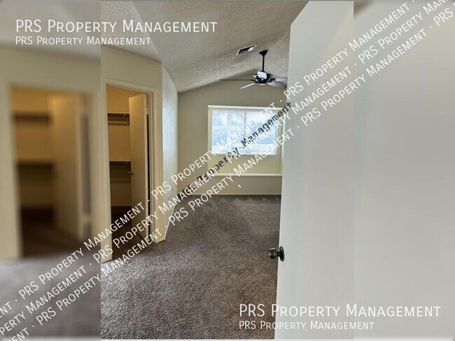 Building Photo - 1524 N Apache Dr