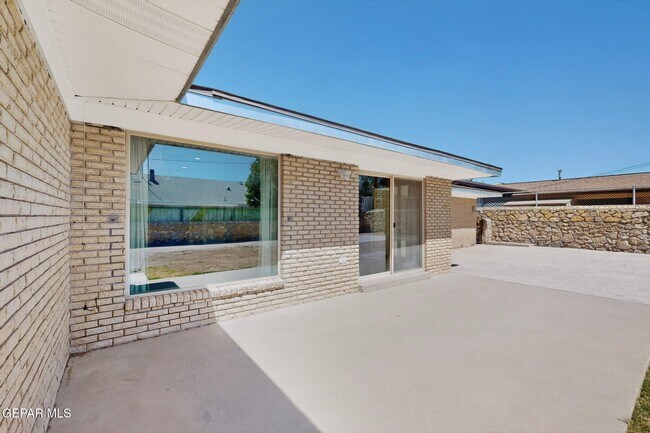 Building Photo - 3202 Killkenny St
