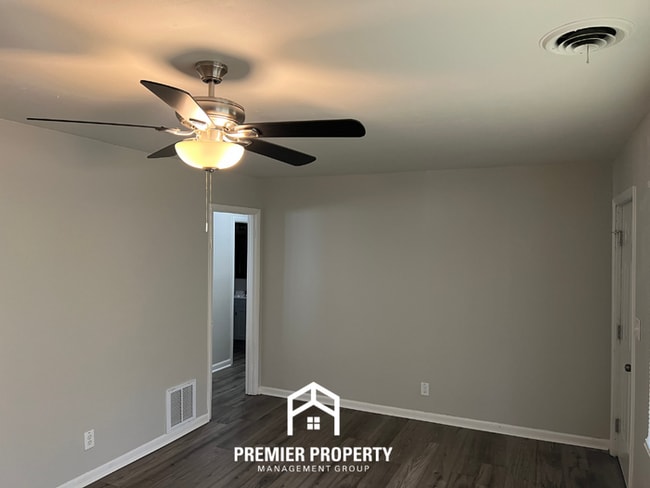 Building Photo - Newly Renovated 3-Bedroom Home for Rent in Huntsville, AL - Hardwood Floors & Fenced Backyard