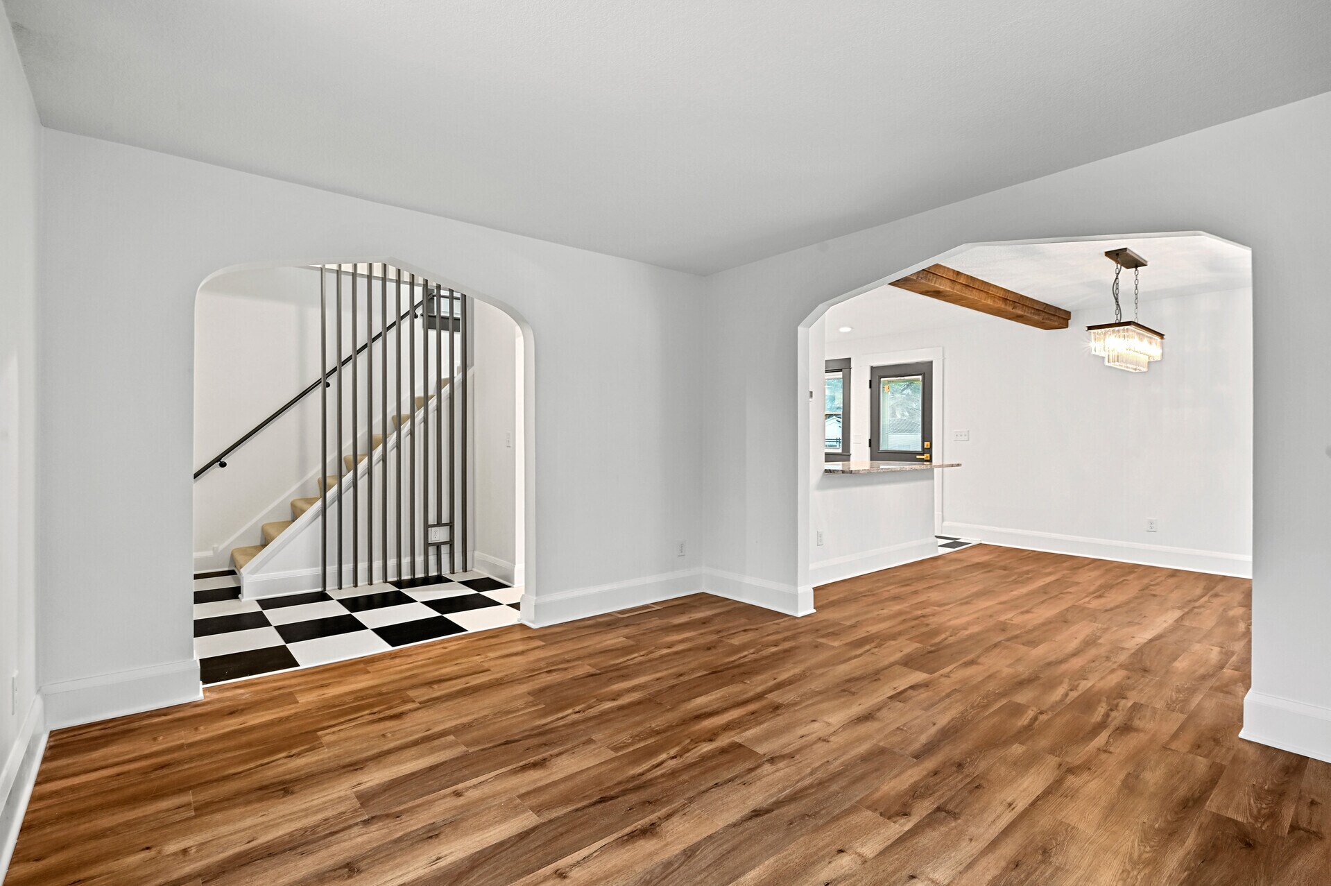 Building Photo - 3127 33rd Ave S