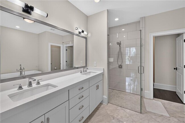Building Photo - 308 Stonemont Dr NW