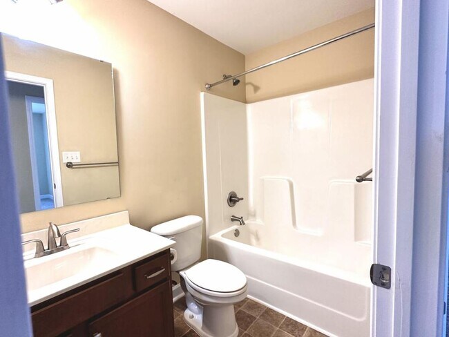 Building Photo - 6008 Crown Ridge Ct