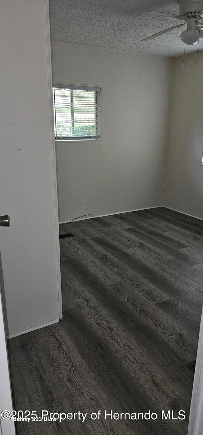 Building Photo - 15038 Brookridge Blvd