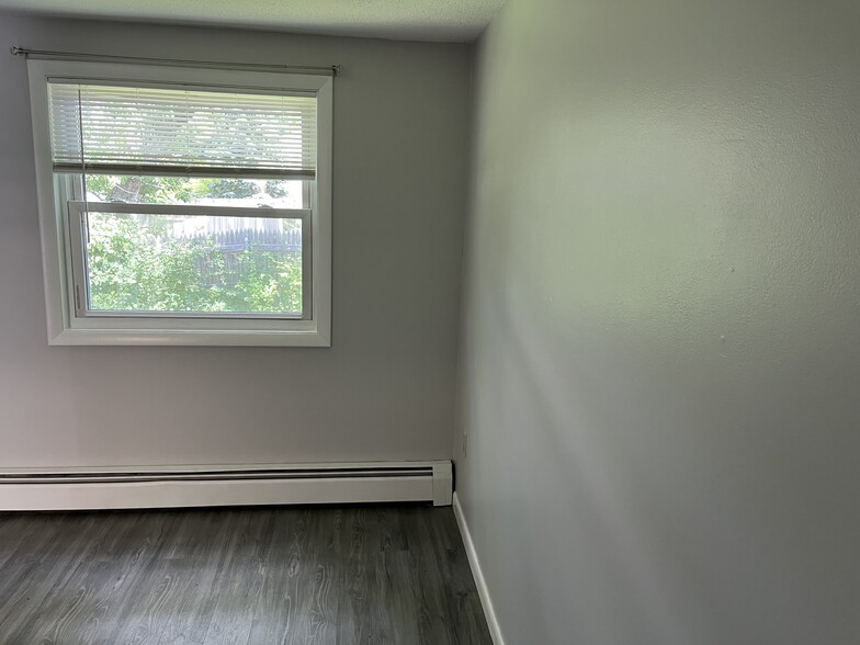 Building Photo - 808 Cocheco Ct