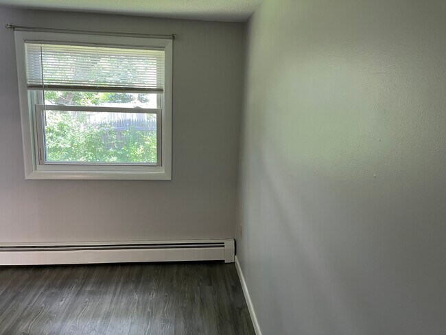 Building Photo - 808 Cocheco Ct