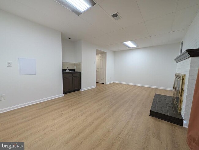 Building Photo - 8241 Clifton Farm Ct