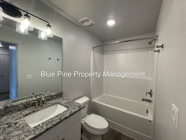 Building Photo - 651 S 2400 W