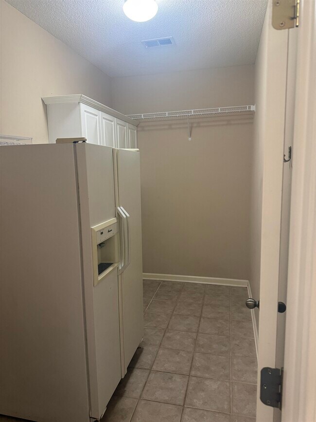 Building Photo - 455 Hunters Mill Cove