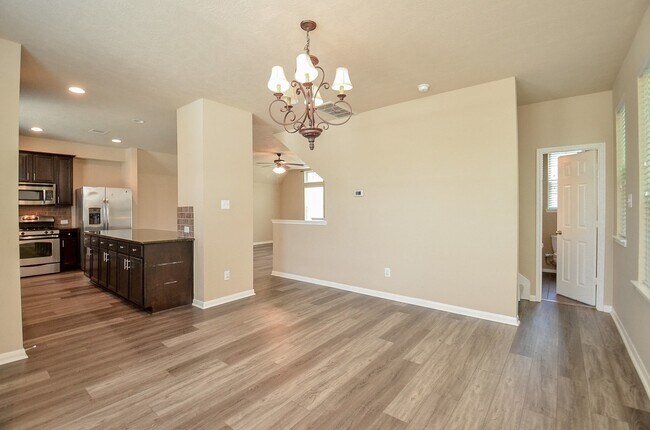 Building Photo - 3307 Home Point Dr