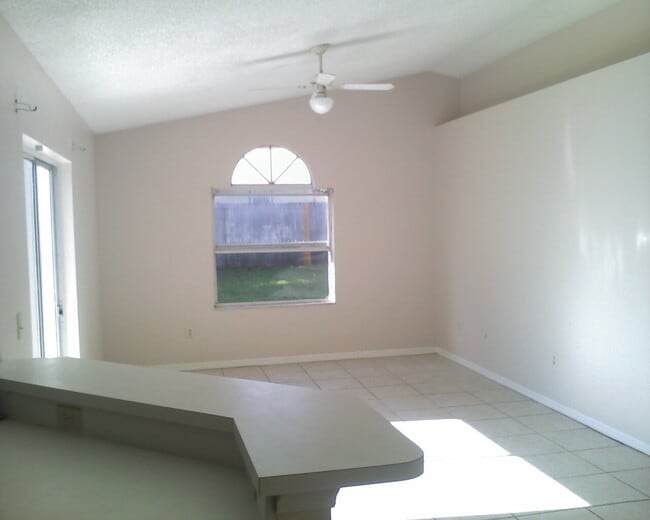 Building Photo - 2123 New Victor Rd