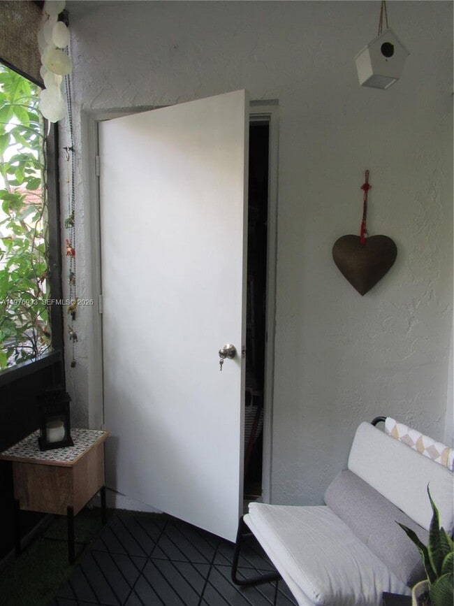 Building Photo - 130 S Cypress Rd