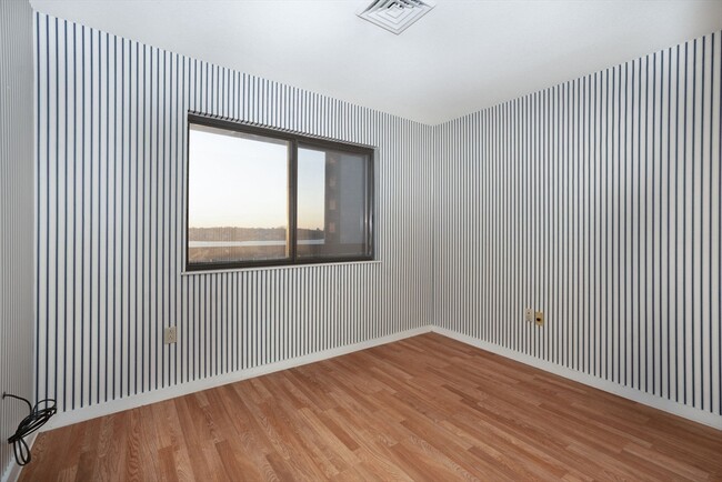 Building Photo - 90 Quincy Shore Dr