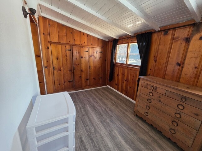 Building Photo - MOVE-IN SPECIAL!! $250 off your first months rent- Spacious Farmhouse Living with Open-Concept De...