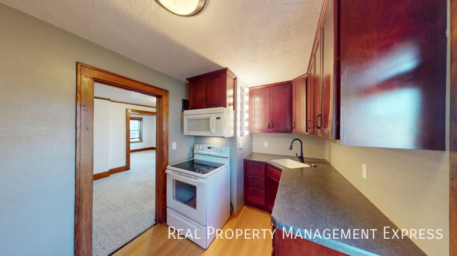 Building Photo - Cozy 3 bedroom 2 bathroom home