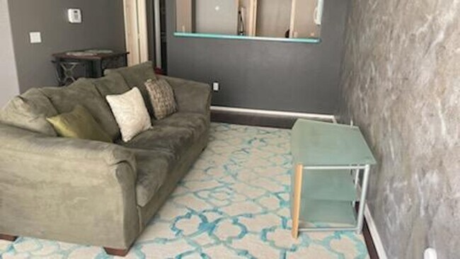 Building Photo - 1 Bedroom Furnished Condo located in Vistana!